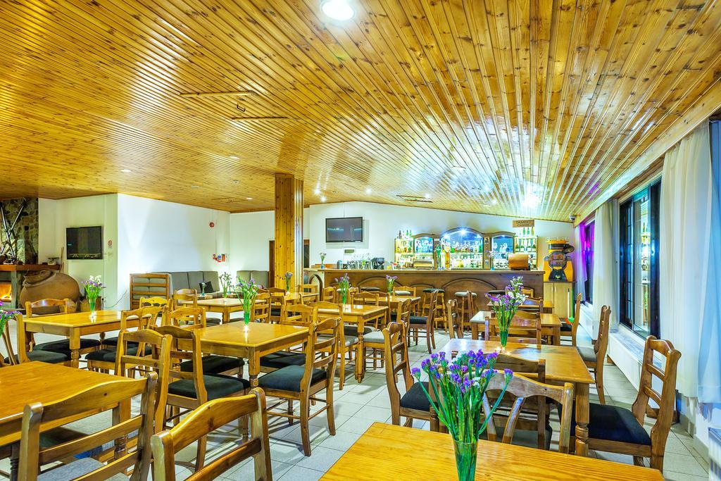 Troodos Hotel & Spa Bagian luar foto